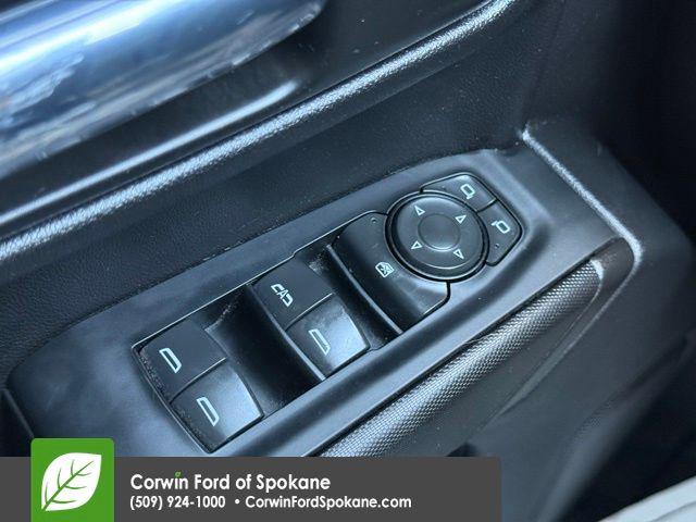 2022 Chevrolet Silverado 1500 4WD Crew Cab Short Bed Custom