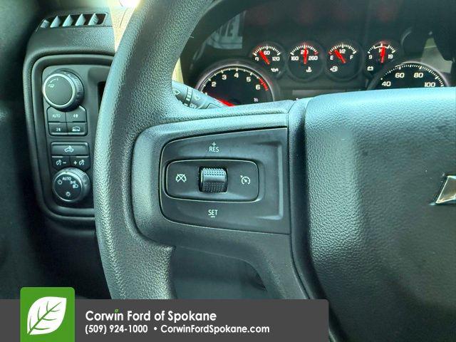 2022 Chevrolet Silverado 1500 4WD Crew Cab Short Bed Custom
