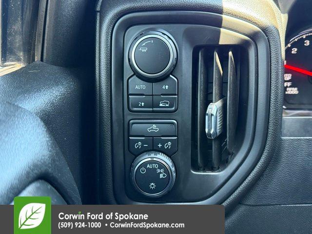 2022 Chevrolet Silverado 1500 4WD Crew Cab Short Bed Custom