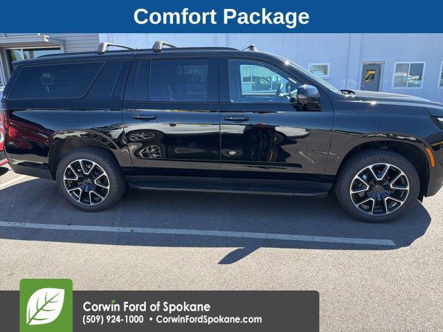 2025 Chevrolet Suburban 4WD RST