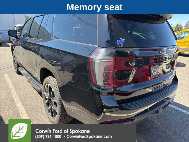 2025 Chevrolet Suburban 4WD RST