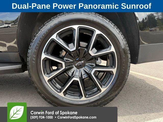 2025 Chevrolet Suburban 4WD RST