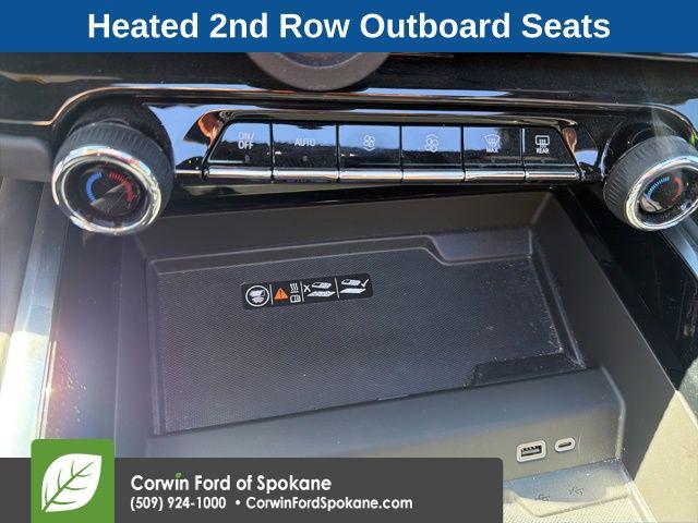 2025 Chevrolet Suburban 4WD RST