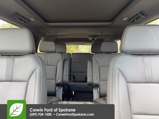 2025 Chevrolet Suburban 4WD RST