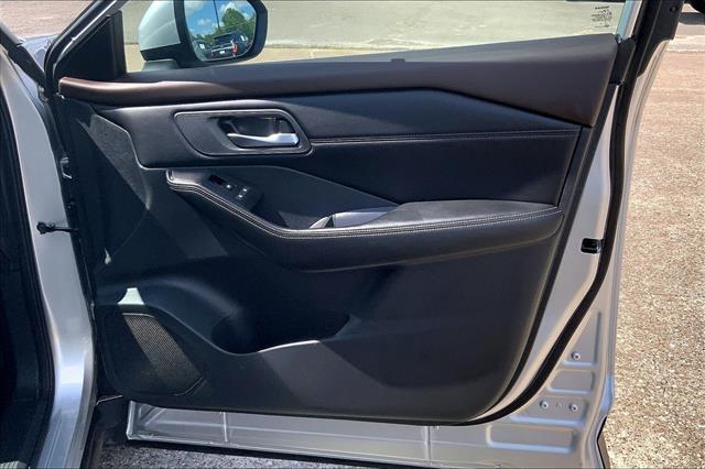 2022 Nissan Rogue SV FWD