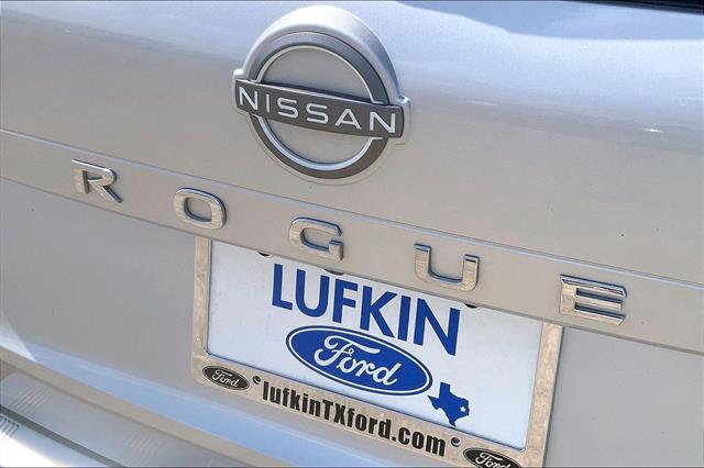 2022 Nissan Rogue SV FWD