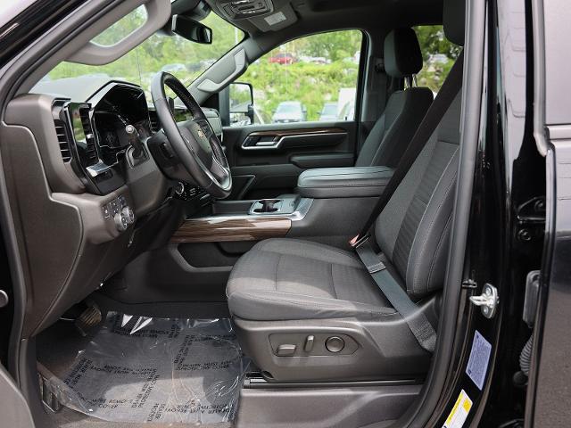 2025 Chevrolet Silverado 2500HD 4WD Crew Cab Standard Bed LT