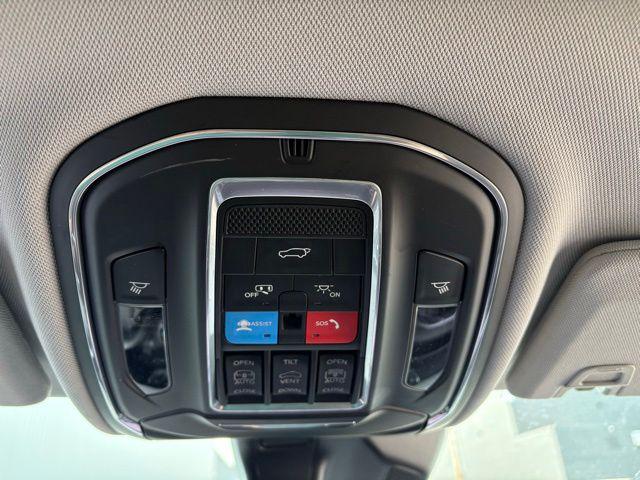 2022 Jeep Grand Cherokee Limited 4x4