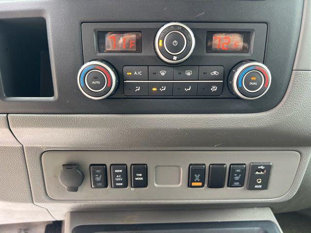 2021 Nissan 3500 SL