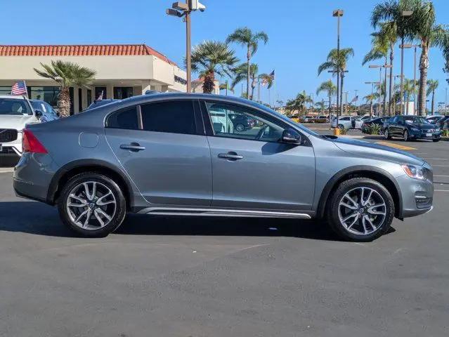 2017 Volvo S60 Cross Country T5