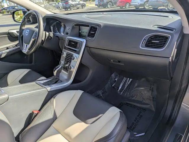 2017 Volvo S60 Cross Country T5