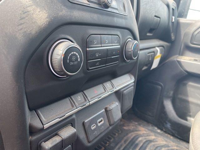 2024 Chevrolet Silverado 3500HD 4WD Crew Cab Long Bed Work Truck