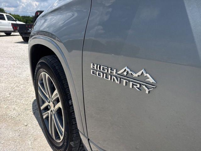2023 Chevrolet Traverse FWD High Country