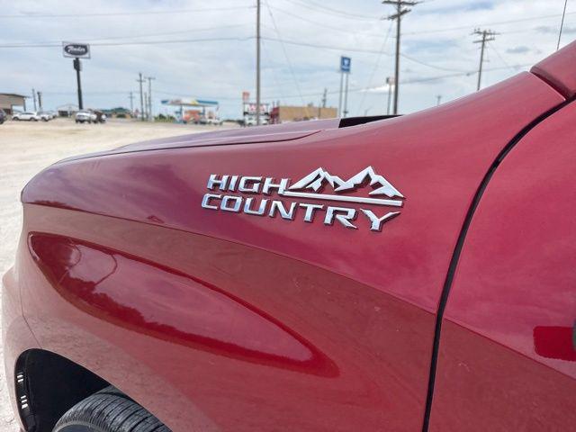 2022 Chevrolet Silverado 1500 4WD Crew Cab Short Bed High Country