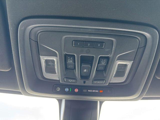 2022 Chevrolet Silverado 1500 4WD Crew Cab Short Bed High Country