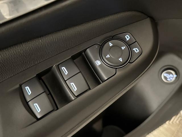 2025 Buick NV Avenir FWD