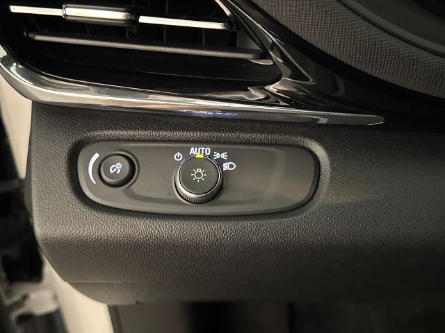 2025 Buick NV Avenir FWD