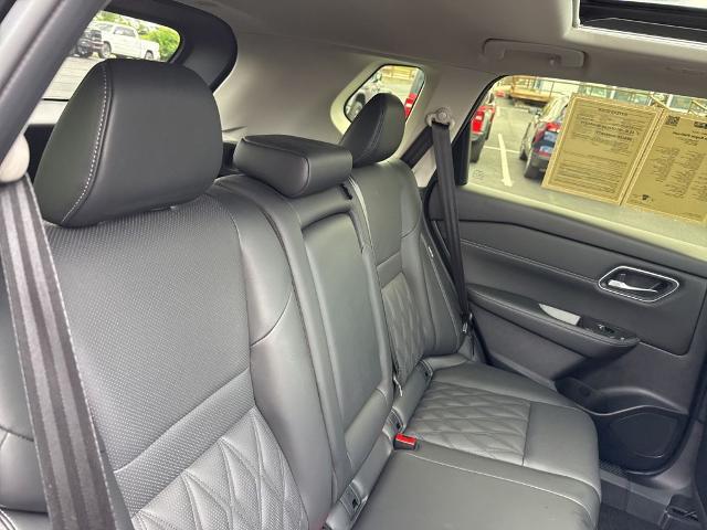 2025 Nissan Rogue Platinum FWD