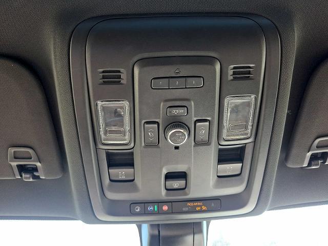 2022 Chevrolet Suburban 4WD High Country