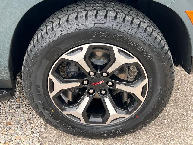 2025 GMC Yukon 4WD AT4
