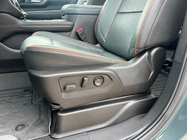 2025 GMC Yukon 4WD AT4