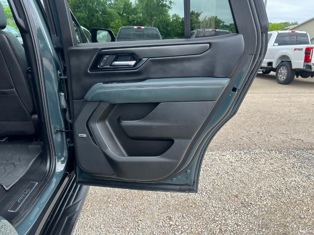 2025 GMC Yukon 4WD AT4