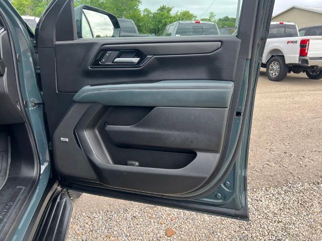2025 GMC Yukon 4WD AT4