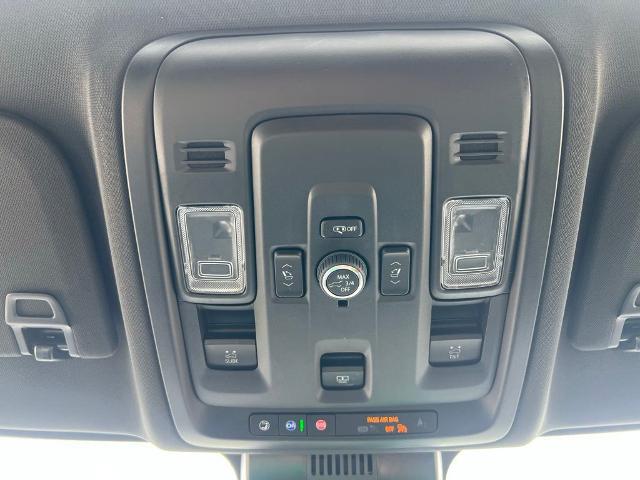 2025 GMC Yukon 4WD AT4