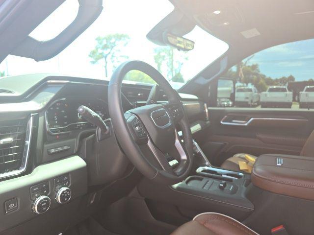 2025 GMC Sierra 3500HD 4WD Crew Cab Standard Bed Denali Ultimate