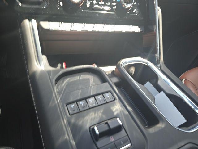 2025 GMC Sierra 3500HD 4WD Crew Cab Standard Bed Denali Ultimate