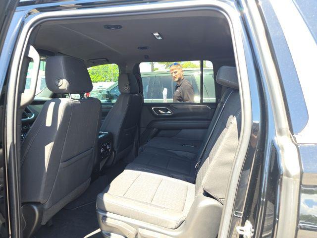 2022 Chevrolet Suburban 2WD LS