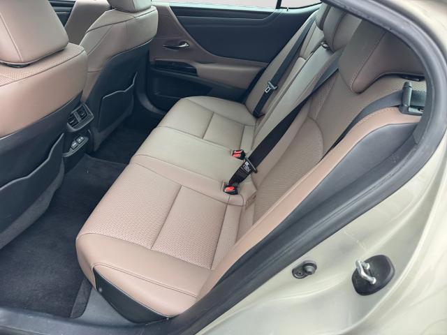 2022 Lexus ES 350 Base