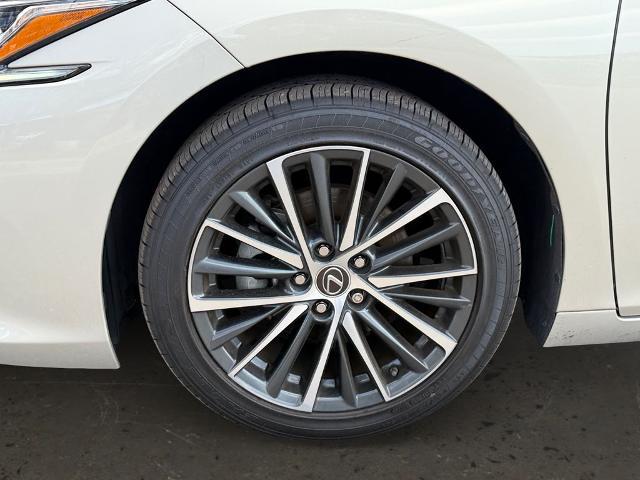2022 Lexus ES 350 Base