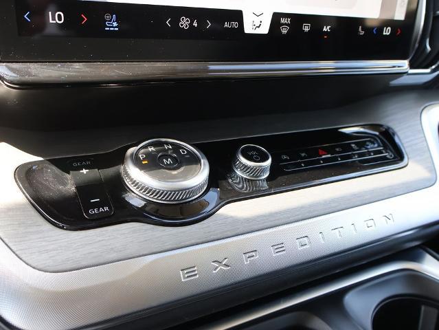 2025 Ford Expedition Platinum MAX