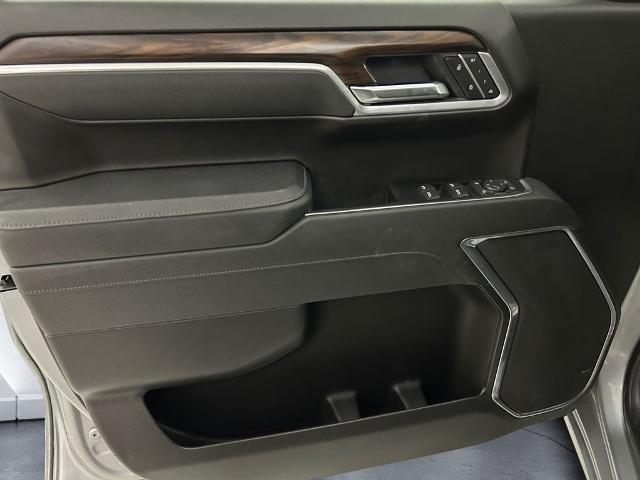 2025 GMC Sierra 1500 4WD Crew Cab Short Box SLT