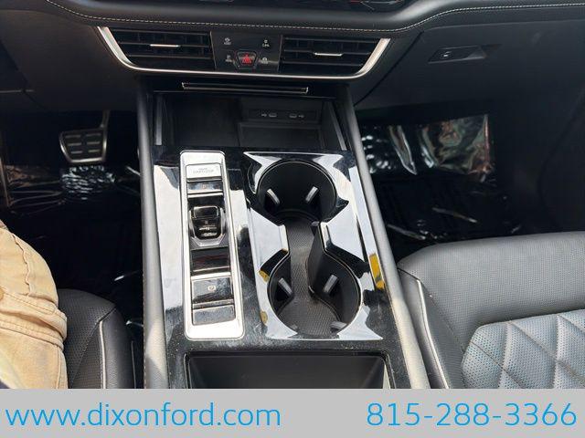 2024 Volkswagen Atlas Cross Sport 2.0T SEL Premium R-Line