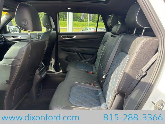 2024 Volkswagen Atlas Cross Sport 2.0T SEL Premium R-Line