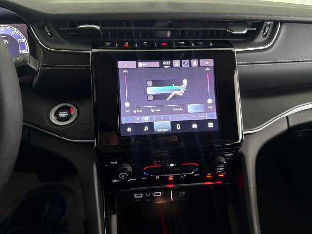 2023 Jeep Grand Cherokee Laredo 4x2