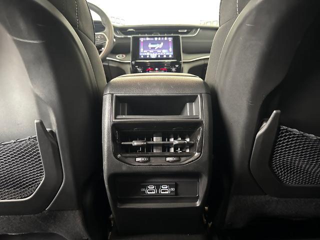 2023 Jeep Grand Cherokee Laredo 4x2