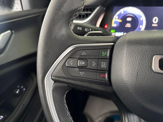 2023 Jeep Grand Cherokee Laredo 4x2