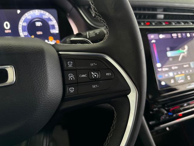 2023 Jeep Grand Cherokee Laredo 4x2