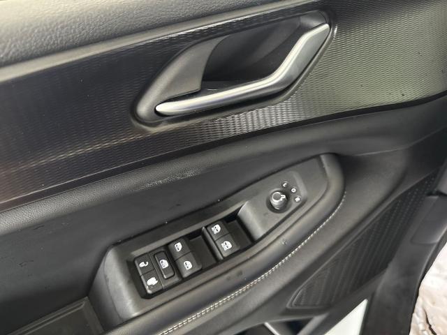 2023 Jeep Grand Cherokee Laredo 4x2