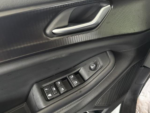 2023 Jeep Grand Cherokee Laredo 4x2