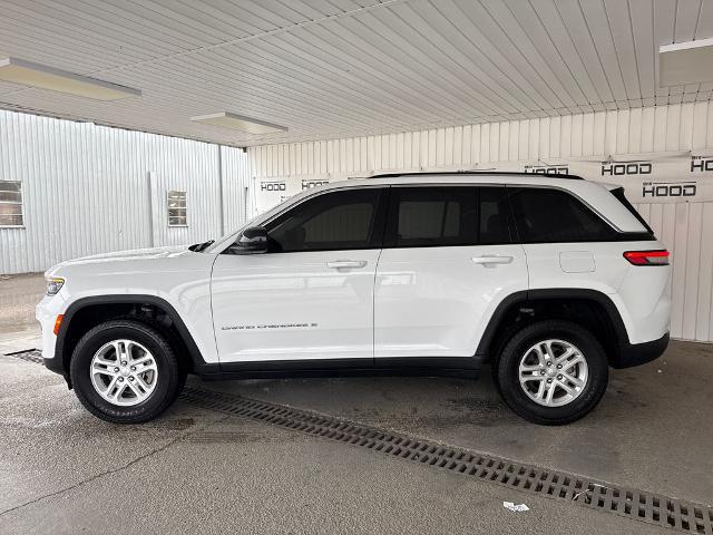 2023 Jeep Grand Cherokee Laredo 4x2
