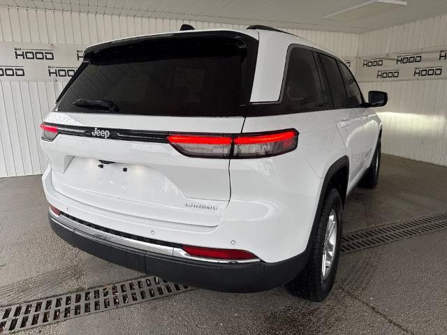 2023 Jeep Grand Cherokee Laredo 4x2