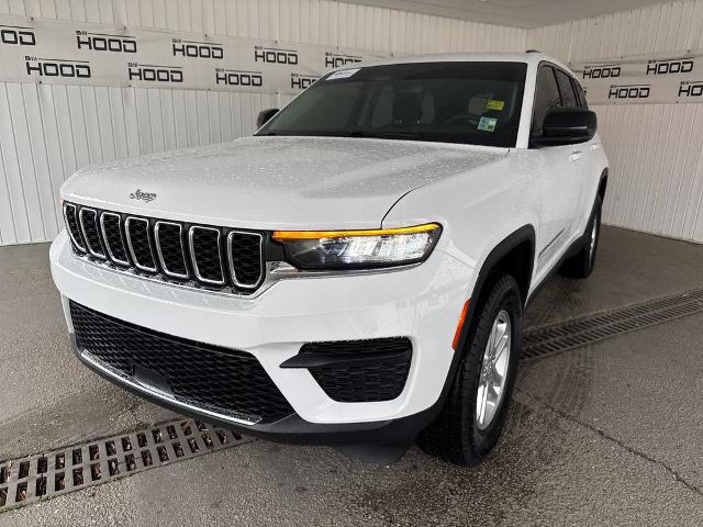 2023 Jeep Grand Cherokee Laredo 4x2