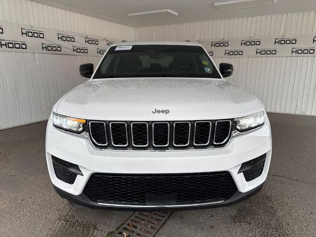 2023 Jeep Grand Cherokee Laredo 4x2