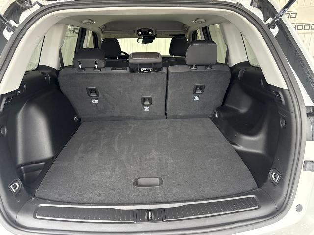 2023 Jeep Grand Cherokee Laredo 4x2