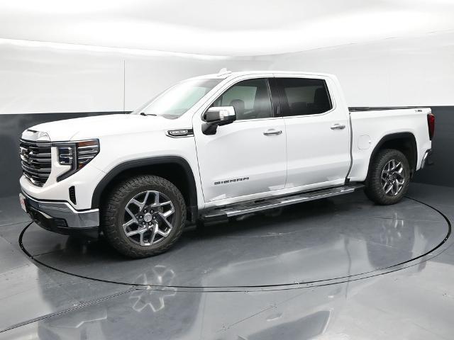 2022 GMC Sierra 1500 4WD Crew Cab Short Box SLT