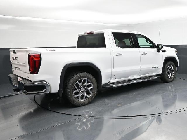 2022 GMC Sierra 1500 4WD Crew Cab Short Box SLT